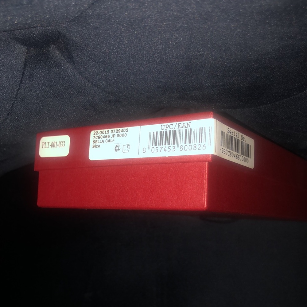 New Salvatore Ferragamo Giancini Wallet - Picture 9 of 10